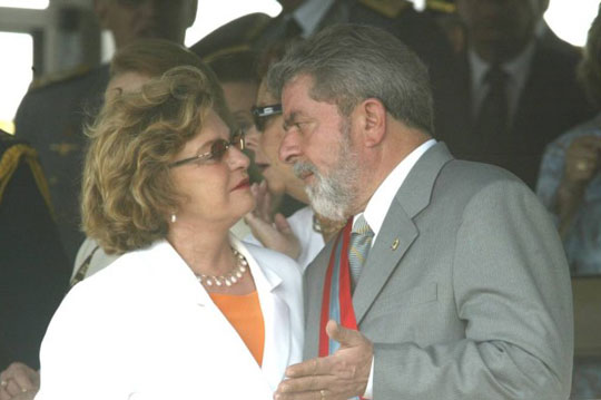 Ex-presidente Lula e esposa são convocados para depor sobre apartamento no Guarujá