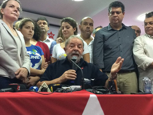 Ex-presidente Lula fala sobre condução coercitiva e diz que sentiu um prisioneiro