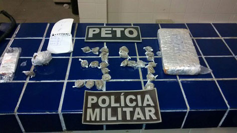 Brumado: Meio quilo e 27 papelotes de maconha são apreendidos pela polícia militar