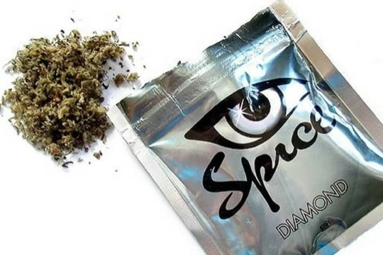 Maconha sintética, 85 vezes mais potente, provoca efeito 'zumbi'