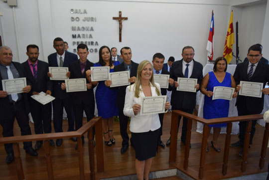 Prefeita de Malhada de Pedras é diplomada sem o vice, preso pela Polícia Federal