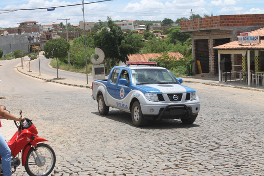 Indivíduos são pegos furtando residência em Malhada de Pedras