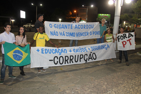 Movimento contra o PT e a presidente Dilma Rousseff não atrai atenção dos brumadenses