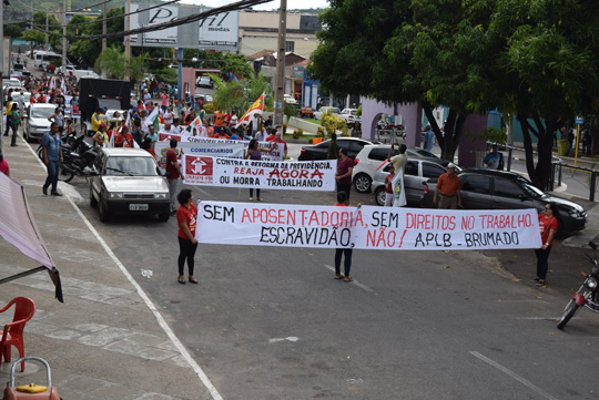 Brumado: Centrais sindicais promovem caminhada contra reformas do governo Temer