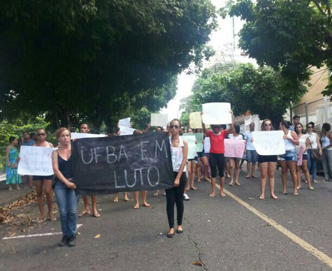 Salvador: Estudantes protestam contra morte de universitário brumadense