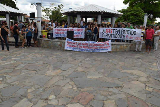 Brumado: APLB, professores e estudantes protestam contra a reforma da previdência