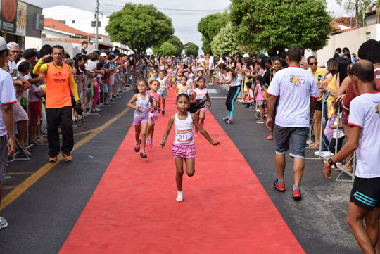 Crianças são homenageadas na 13ª Maratoninha em Brumado