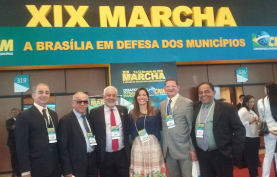 Prefeito de Caculé participa da Marcha a Brasília e quer mudança na distribuição do bolo tributário