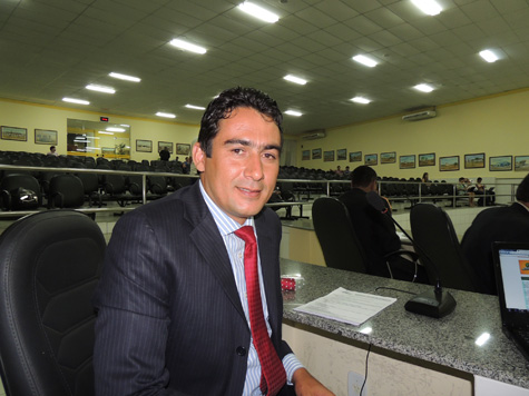 Brumado: Márcio Moreira cobra maior atuação social da empresa Magnesita