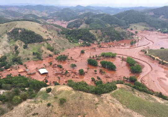 Polícia pede prisão de sete por rompimento de barragem em Mariana