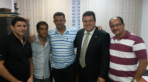 Deputado Marquinho Viana recebe lideranças políticas em seu gabinete
