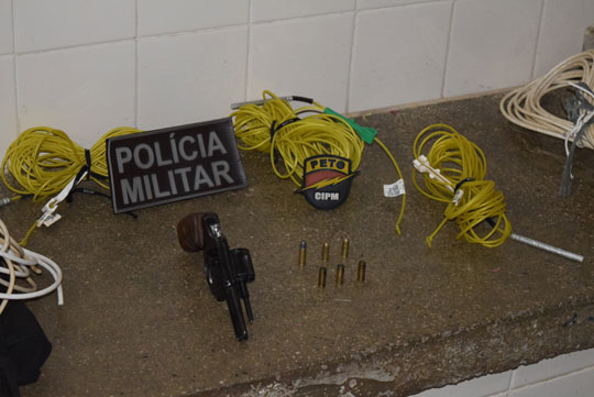 Carregando explosivos, foragido da cadeia de Brumado morre em confronto com a polícia