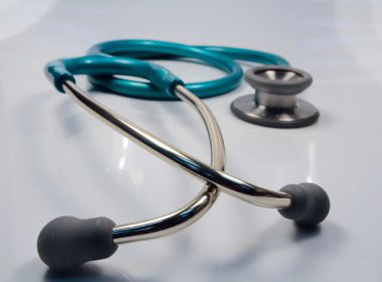 Cursos de medicina serão avaliados in loco em 2016, diz ministro