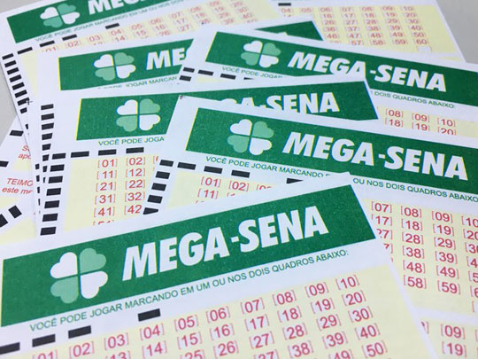 Mega-Sena acumula e pode pagar R$ 97 milhões na quarta