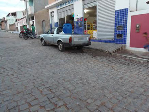 Brumado: Bandidos disparam durante assalto a mercadinho