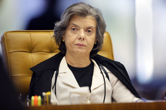 Ministra do STF pede que brasileiros tenham 'a ousadia dos canalhas'