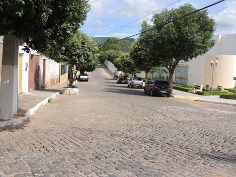 Brumado: Mulher é perseguida e tem moto roubada próximo à Câmara de Vereadores