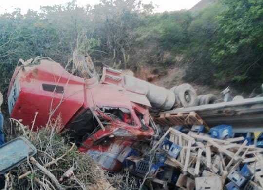 Caminhoneiro natural de Guanambi morre em acidente na BA-026