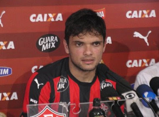 Norberto não atua mais em 2015 pelo Vitória