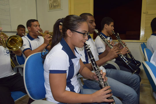 Cinquentenária Lira Ceciliana Brumadense forma novos músicos para manter a tradição