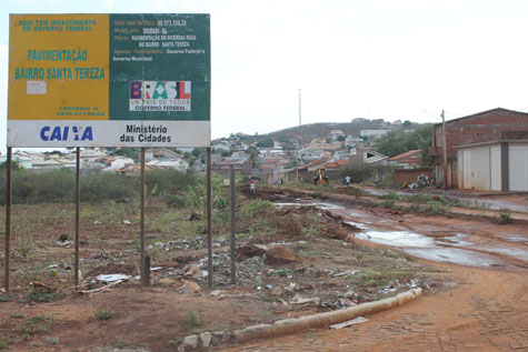 Moradores estão insatisfeitos com ruas alagadas em Brumado