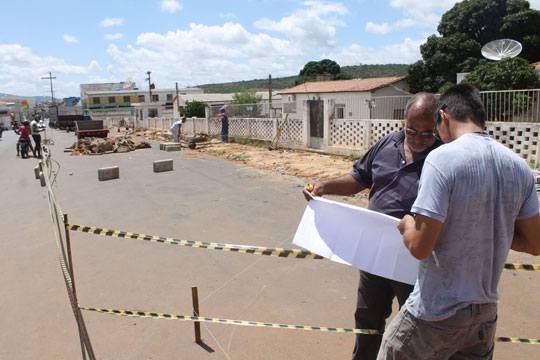 Prefeitura de Brumado retoma obras do estacionamento do antigo Derba