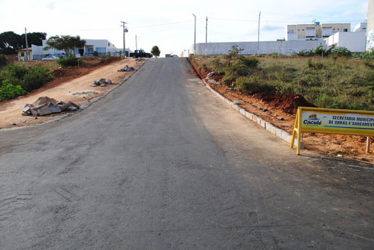 Caculé: Obras de pavimentação são realizadas por toda cidade