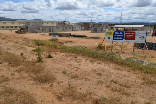 Superlotação na cadeia de Brumado faz juiz antecipar julgamento de presos e apelar pelo presídio