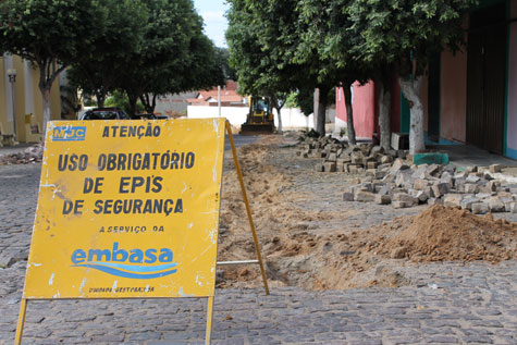 Brumado: Moradores da Rua Davi Bonfim recebem rede própria de abastecimento de água