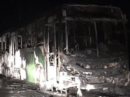 Ônibus é incendiado em Vitória da Conquista