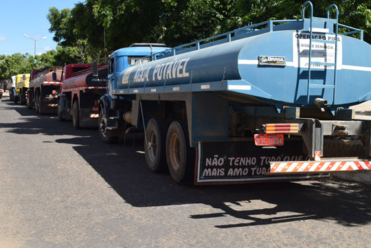 Caminhões cadastrados na operação pipa na região de Brumado recebem GPS de monitoramento