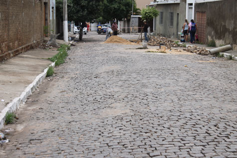 Brumado: Prefeitura inicia trabalhos de recuperação de ruas afetadas pelas chuvas