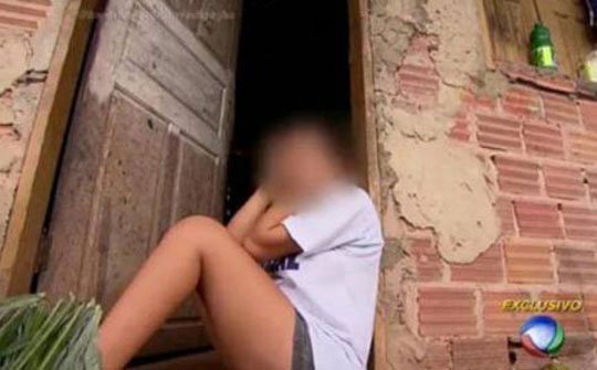 Pais vendem virgindade da filha de 12 anos para homem de 57 em troca de uma vaca