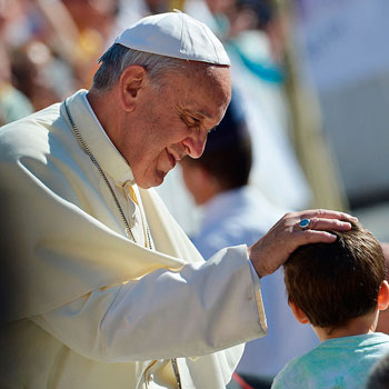 Papa vai criar comissão de especialistas para combater pedofilia