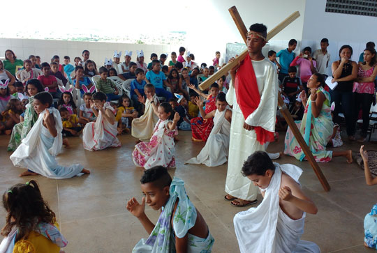 Escolas municipais realizam atividades em celebração à Páscoa em Brumado