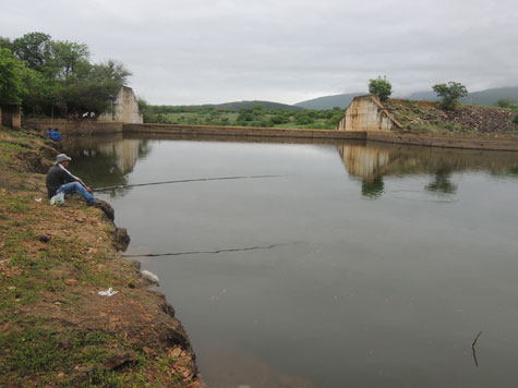 Brumado: Água prestes a verter na Barragem do Rio do Antônio ameaça ribeirinhos