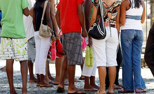 Brasil deve perder 1 milhão de postos de trabalho em 2015, diz estudo