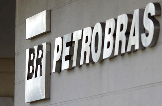 Oposição protocola pedido de CPI para investigar denúncias na Petrobras