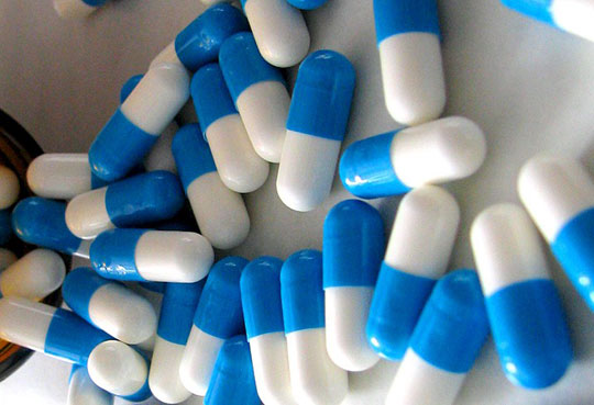 Mesmo sem testes, Justiça autoriza venda de 'pílula do câncer' por R$ 6