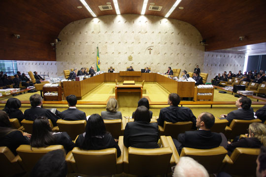 STF suspende R$ 100 milhões para propaganda do governo federal