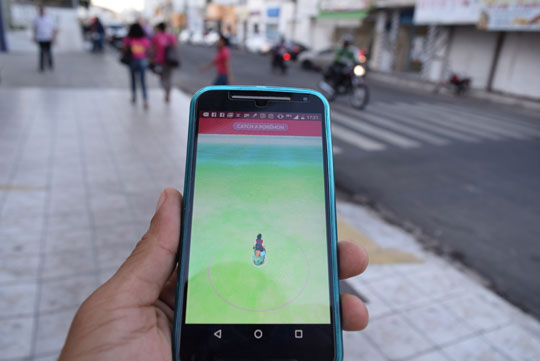 Major alerta brumadenses quanto aos riscos de utilizar o aplicativo Pokémon Go nas ruas