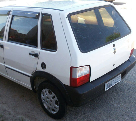 Apreensão de carro com restrição de roubo em Aracatu