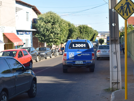 Brumado: Polícia detém estudantes fazendo uso de entorpecentes em casa abandonada