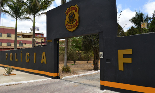 Operação da Polícia Federal prende políticos na cidade de Mirante