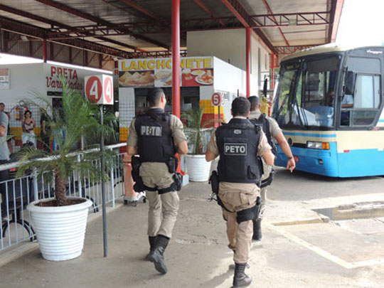 Passageiro é assaltado no terminal rodoviário de Brumado e perde R$ 4.500