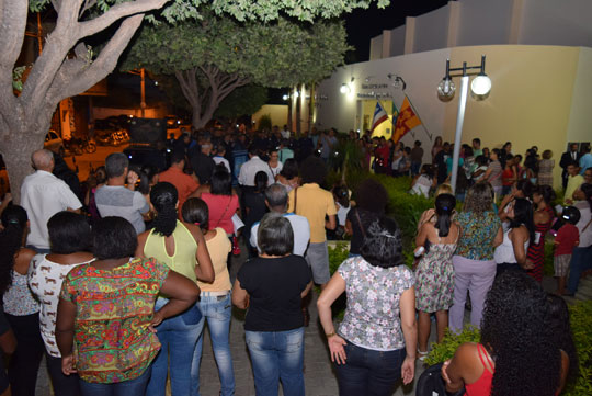 Brumado: Sindicatos, servidores e igreja declaram guerra ao prefeito Eduardo Vasconcelos