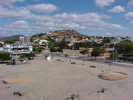 Estudantes são roubados na famosa Praça do Feijão em Guanambi