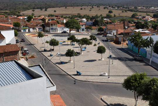 Brumado: Moradores do Bairro Olhos D'água reclamam de constantes quedas de energia