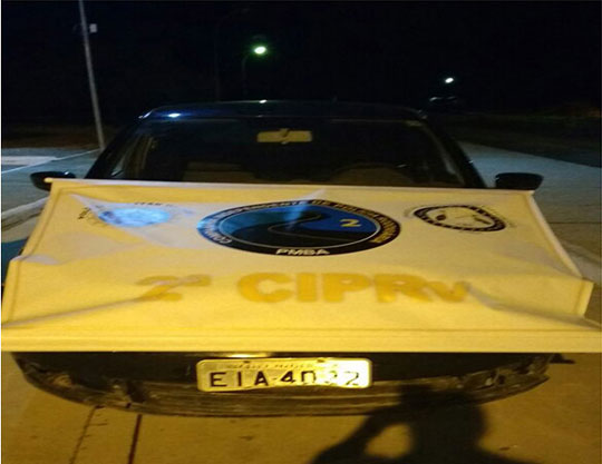 Veículo com restrição de roubo é apreendido pela polícia em Tanhaçu
