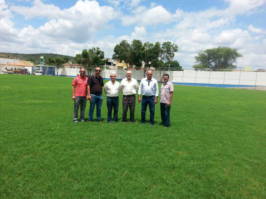 Brumado: Prefeito e secretários fazem visita às obras do Estádio Gilberto Cardoso
